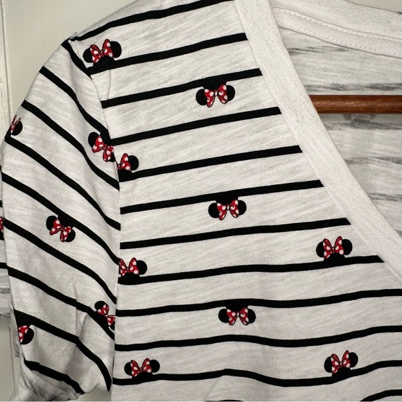 Disney Women's V-Neck Top - Black, White, and Red XS - Picture 2 of 8
